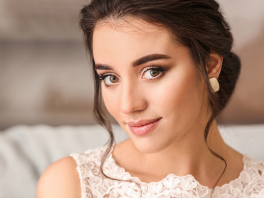 In deze stap-voor-stap gids ontdek je precies hoe je magnetische wimpers eenvoudig en snel aanbrengt. Volg de uitleg en geniet van een natuurlijke, volle look!