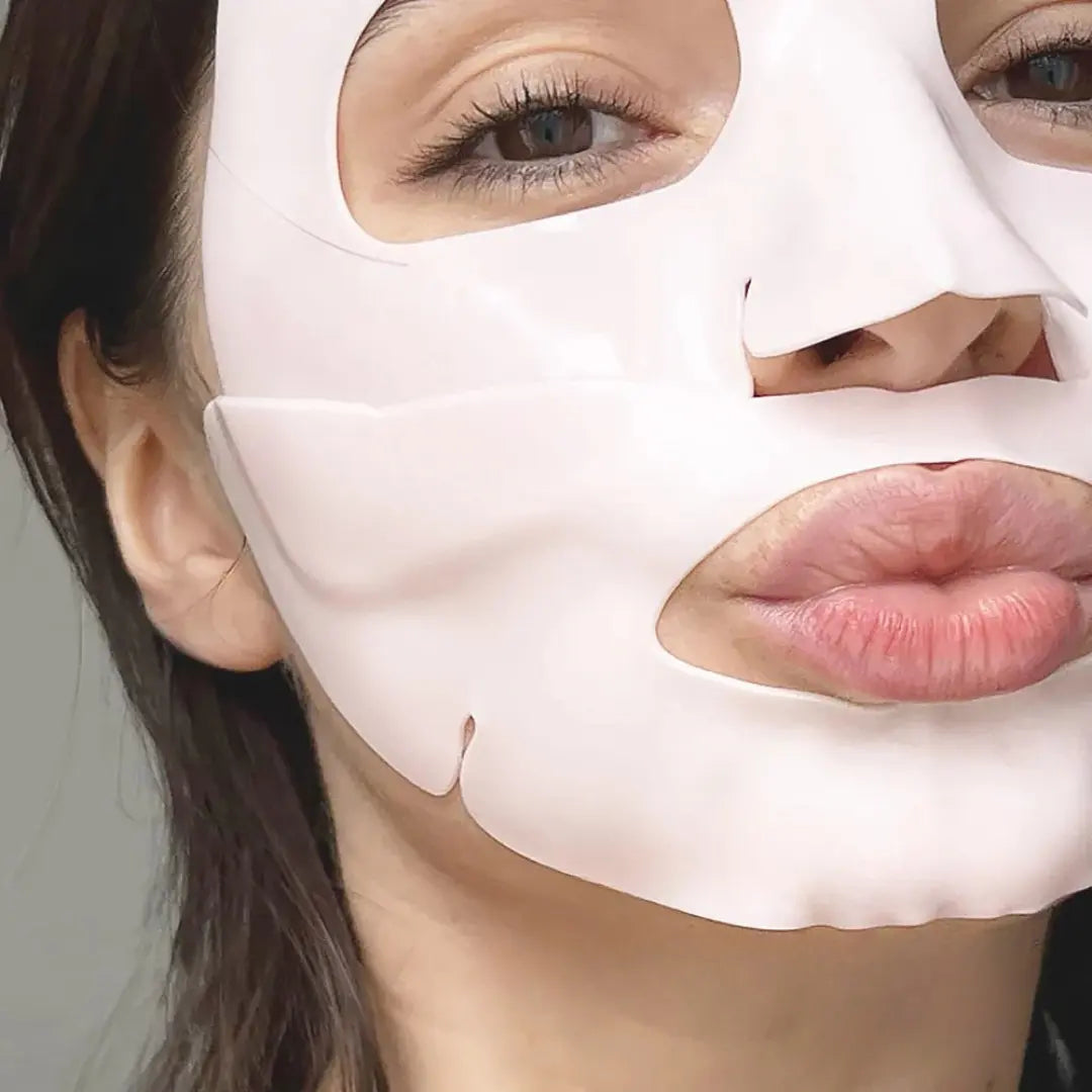 Collageen gezichtsmasker. Overnight gezichtsmasker dat in je huid trekt na het dragen 's nachts.