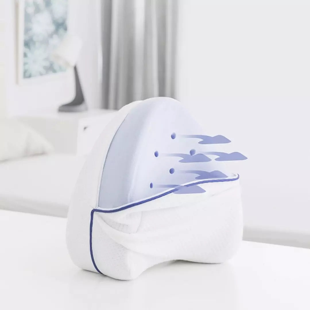 Het orthopedische kniekussen laat zijn ademende werking zien.