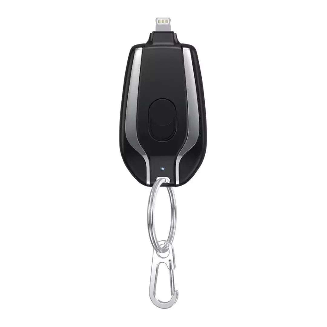 De draagbare sleutelhanger oplader in de kleur zwart. De sleutelhanger oplader is verkrijgbaar voor Type-C en iphone apparaten.