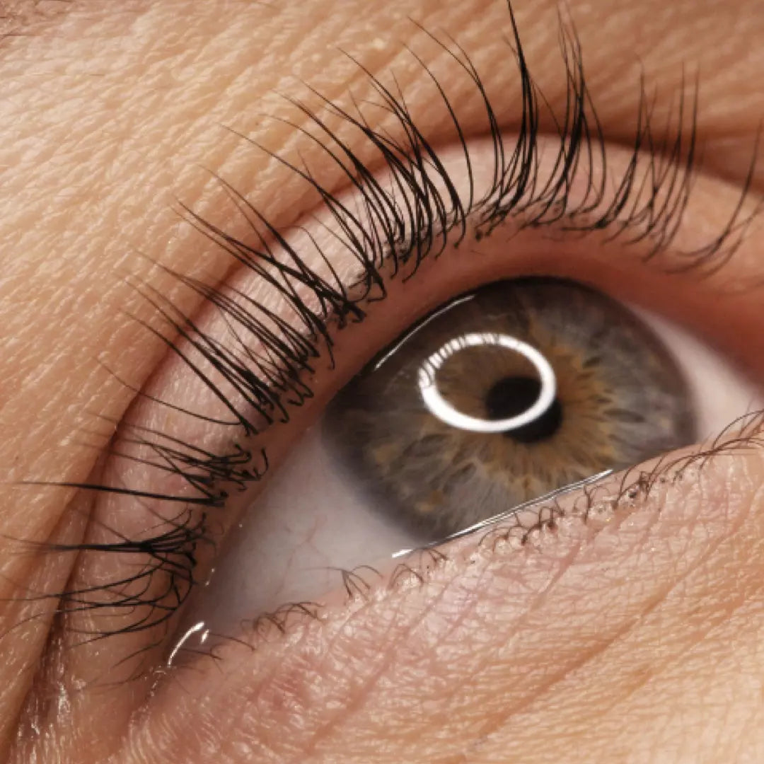 Wimperserum voor langere vollere wimpers 1+1 gratis aanbieding.