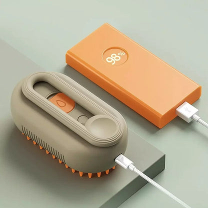 De stoomborstel voor katten en honden in de kleur khaki. De oplaadfunctie van de stoomborstel voor katten en honden via een usb-c poort wordt uitgelicht. 